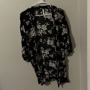 Light cover- up black and white with floral print